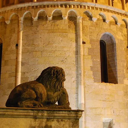 Palazzo Lengueglia * 阿尔本加