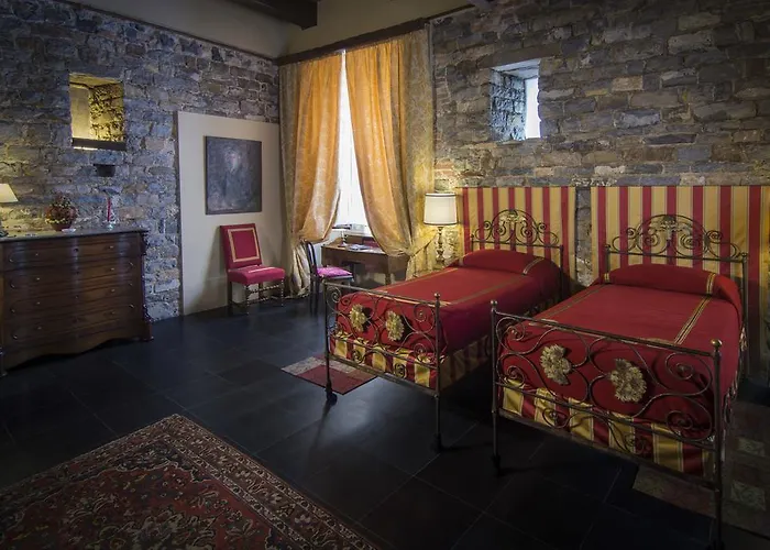 Alojamento de Acomodação e Pequeno-almoço Palazzo Lengueglia Albenga