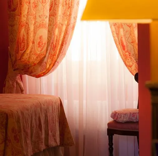 Palazzo Lengueglia Alojamento de Acomodação e Pequeno-almoço Albenga